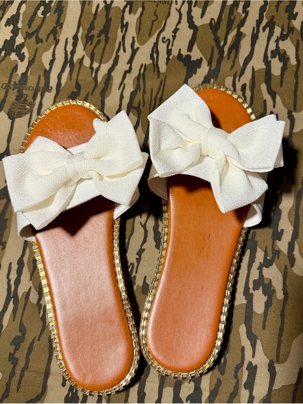 Women’s Cream Bow Slide Sandals